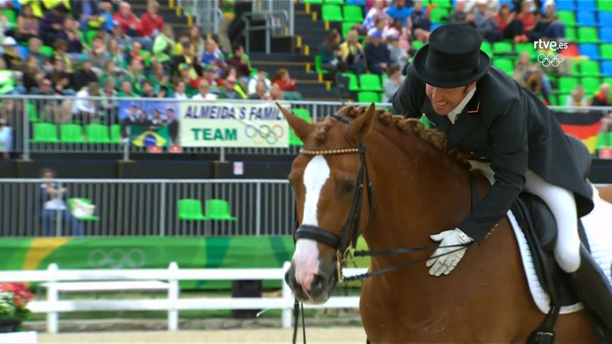 YeguadaLaPerla's tweet photo. 70% @CCastillaRuiz y #ALCAIDE de Yeguada La Perla #Gran Premio #twohearts #equestrian #dressage  #lusitano #Rio2016 https://t.co/2EiIZJumOb