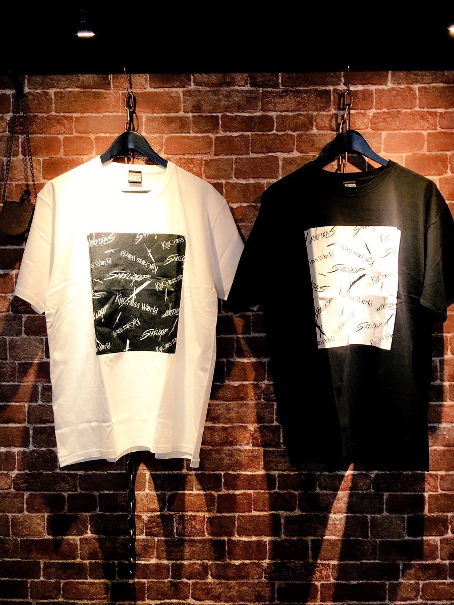 hikisuna's tweet photo. 【大感謝完売御礼】

SMILOOP✖️KinCrossWorldコラボTシャツ！！なんとまさかの4日で完売しました！ありがとうございます‼️

そして大好評につき🎉再生産決定🎉
日にちはまた決まり次第ツイートします！

#ひきすな https://t.co/mq3PWKHWpJ