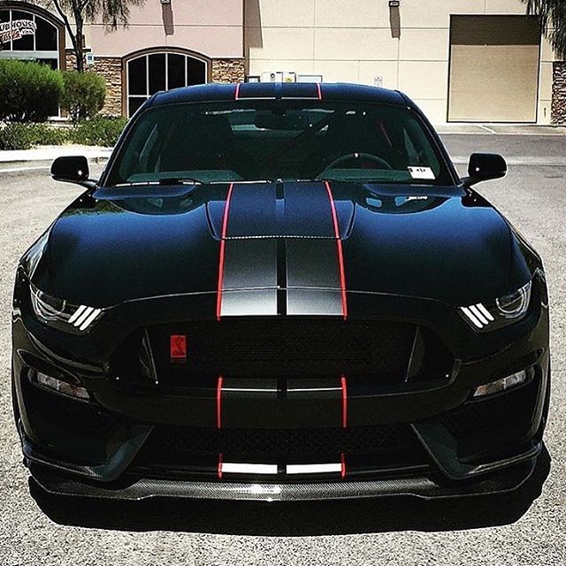 MuscleCars's tweet photo. Black Cobra.
#Ford https://t.co/C89C8dbBP4