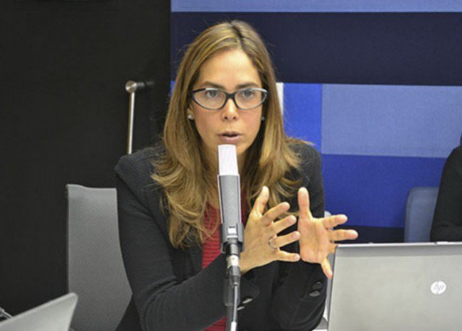 BluRadioCo's tweet photo. #TopBLU Cartillas sí existen y @Mineducacion nos capacitó sobre ellas: rectora de colegio https://t.co/jArqP1T4Fk https://t.co/k2Ctizfuyp
