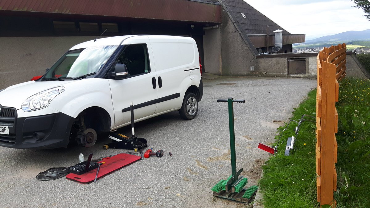 HometyreAB's tweet photo. Busy chef @Westhill golf club calls #Hometyre 0800 783 9310 &amp; has 2 New tyres fitted &amp; #Wheel #alignment adjustment. https://t.co/0Q2jKkEyUa