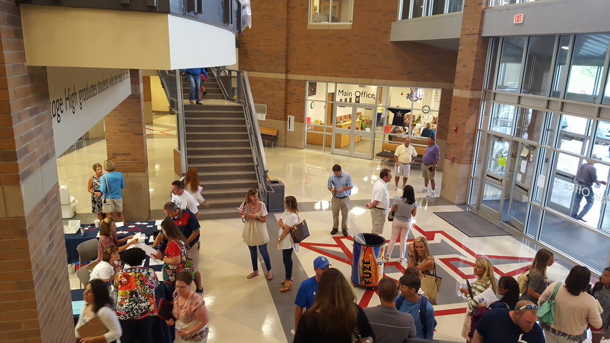 ccpsif's tweet photo. CCPS staff getting ready ti learn at #CCPSIF16 https://t.co/gECIuB0uv4