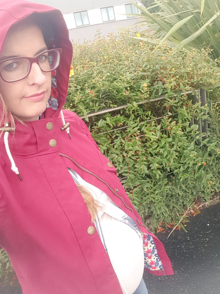 WillowLaneBlog's tweet photo. Pregnancy coat problems! #ATDGiveMeABreak #EverydayFail #ThirdTrimester https://t.co/X2PVDqaKRj