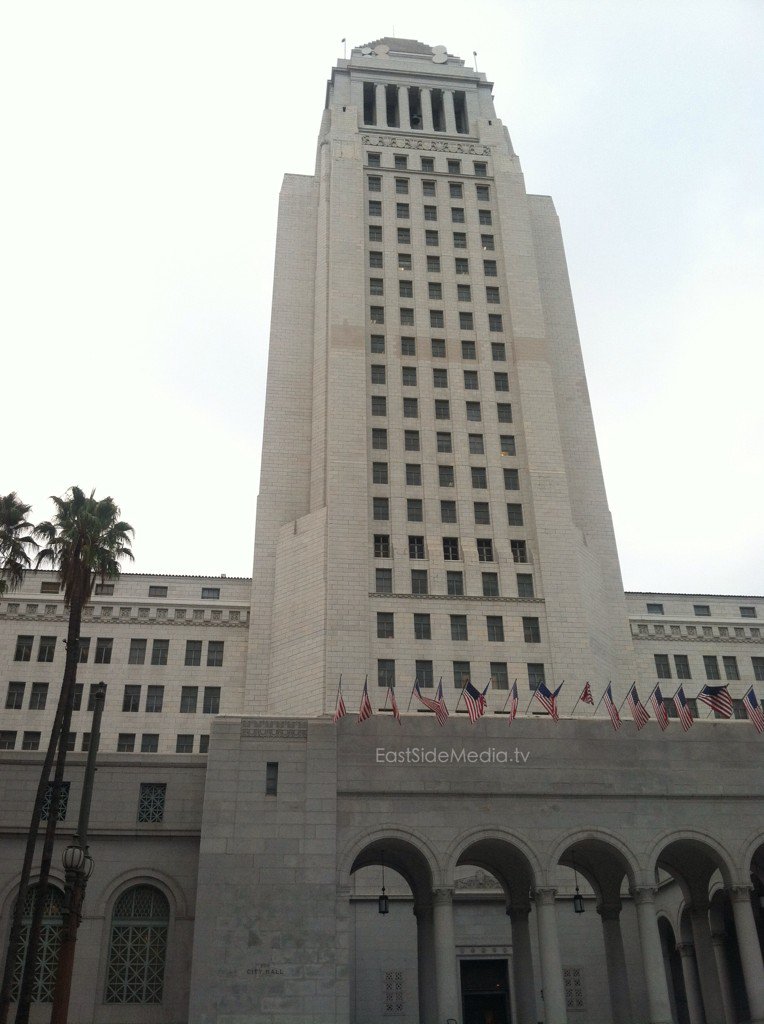 ErikSarni1's tweet photo. #FreshDeck #SkateLA #DTLA 🚃 #VisionSkateboards #SkateLife #SkateEveryDamnDay #MarkGonzales #Adidas #LACityHall 🏤 https://t.co/EFbpwu6Hc2