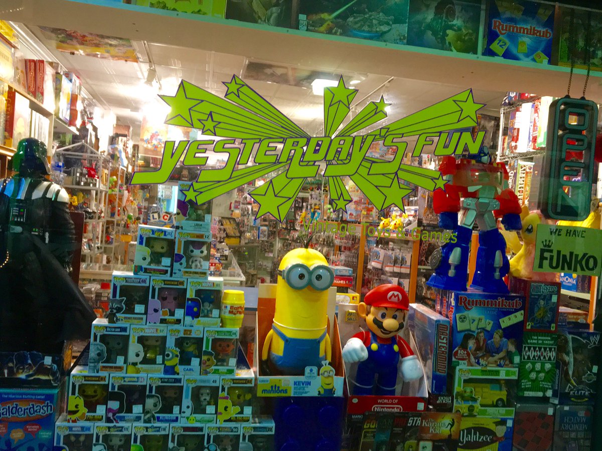 Warfare01JS's tweet image. 📡🌎📸😵🤖 Wow! Found a small hidden Toy store #yesterdaysfun #rehoboth @AlienAnthology @avpgalaxy #cylonraider #reaction