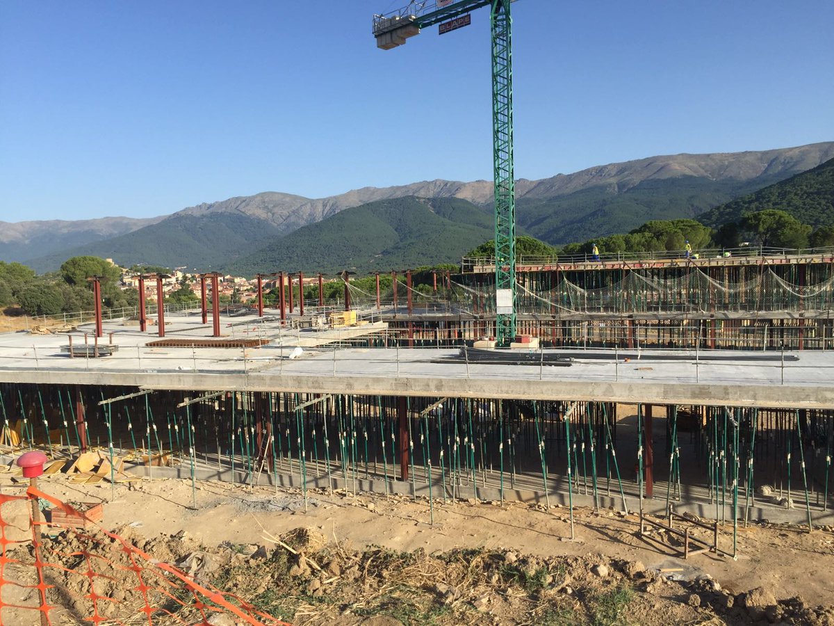 FernandezPeno's tweet photo. Terminamos la segunda planta del Colegio en La Adrada (Ávila) #estructurametalica #construccion #cerrajeria https://t.co/sQ1xHY1zva