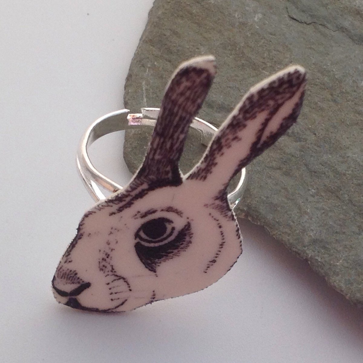 buck_lj's tweet image. White Rabbit Ring ~ Alice in Wonderland Inspired Ring, Inexpensive Alice … etsy.me/1PJo0zK #Etsy #RabbitRing