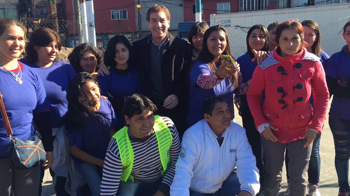 diegosantilli's tweet photo. Queremos q todos los vecinos puedan vivir mejor y cuenten con todas las opciones para progresar #TreintaYTodos https://t.co/UxLMFkCgqY