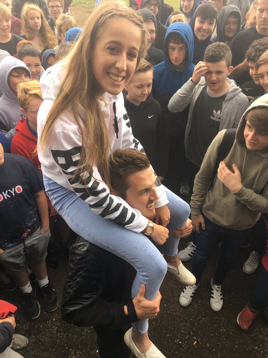 _zabrinadin tweet media