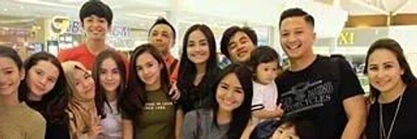 hadju_ofc's tweet photo. Keluarga besar mermaid in love 💕💕@AmandaManopoLgu @ditaatrinarty @Bryaners_ @ElinaJoerg @rbccakloppr_ @SAJakartaOFC https://t.co/udCYjuEieq