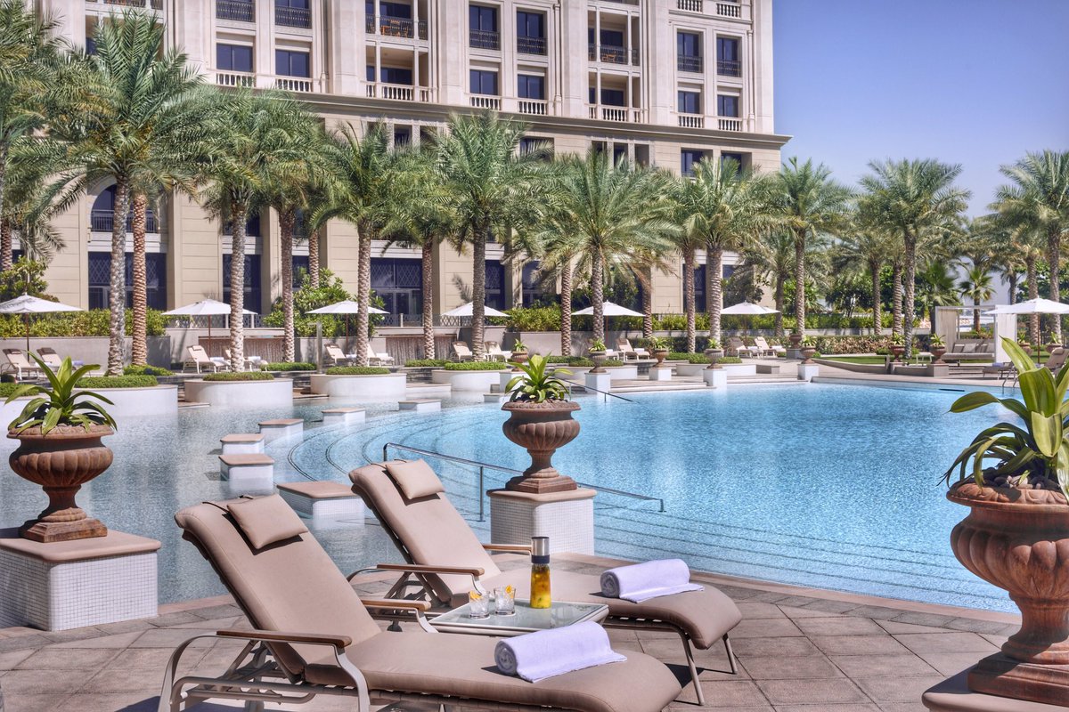 PalazzoVersace's tweet photo. Fancy a mid-summer break in #Dubai this year? #SummerBreak2016 https://t.co/W3beTznGeq