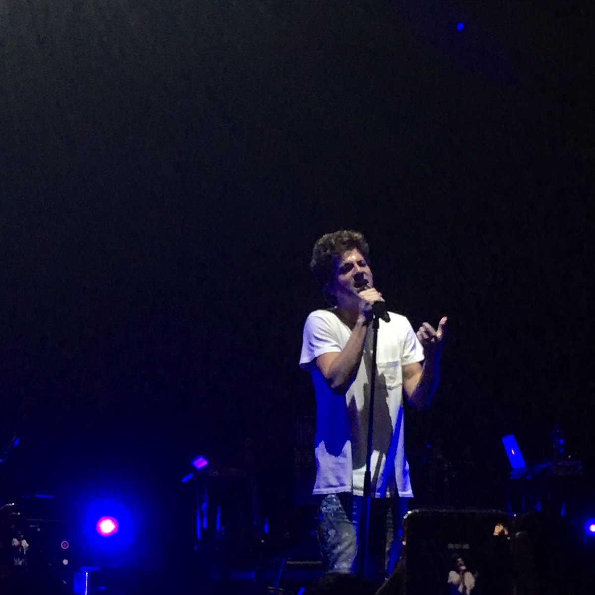 thelavenderlee's tweet photo. #charlieputhninetrackmindtour2016 #CharliePuth https://t.co/9O7jB4Xf9k