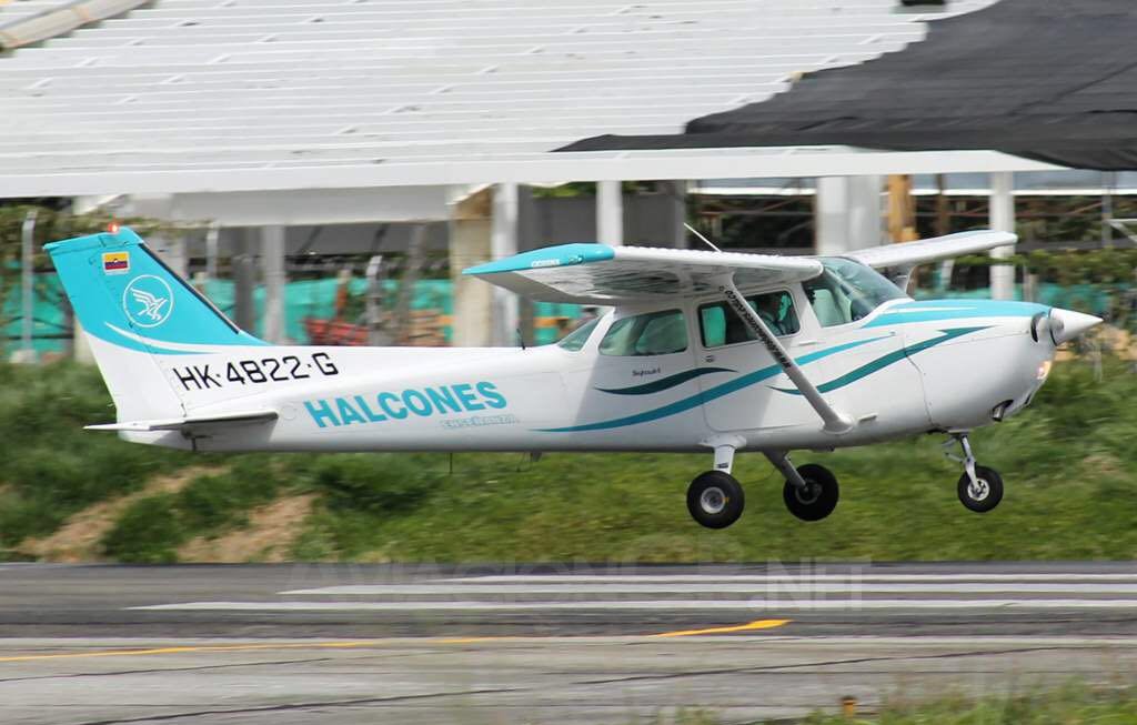 #LoUltimo Helicóptero de <a href="/FuerzaAereaCol/">Fuerza Aeroespacial Colombiana</a>  #CACOM 5 y <a href="/BRAC_SAR/">BRAC</a> encontraron sobreviviente de accidente del HK 4822G.