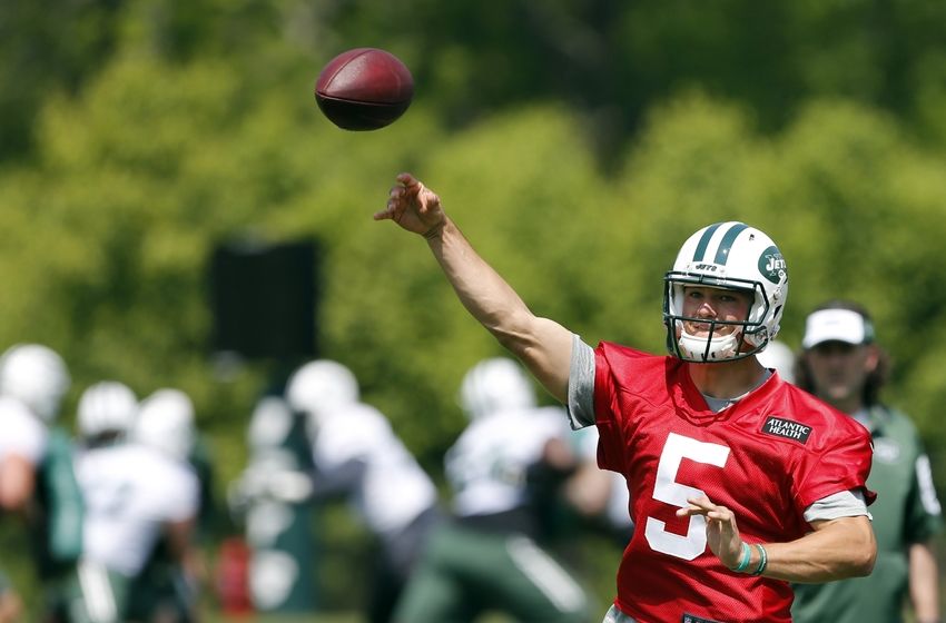 gridironhype81's tweet photo. Can #NYJets quarterback Christian Hackenberg be a franchise quarterback? Some sources close to the #Jets say so. https://t.co/Lem7C3oVl3