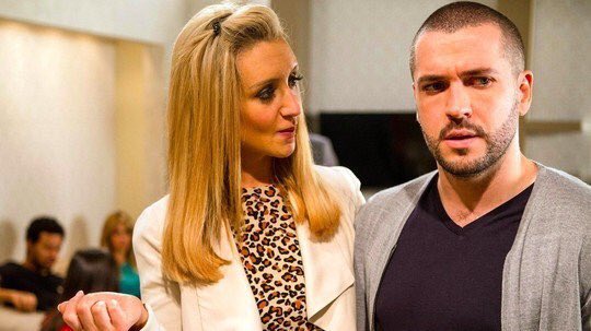 ShayneWardArmy's tweet photo. TONIGHT @ 7:30 @itvcorrie. Eva gets the wrong end of the stick when Aidan asks her to meet him @ Carla's flat! 😬 https://t.co/EaEiP2yiM8