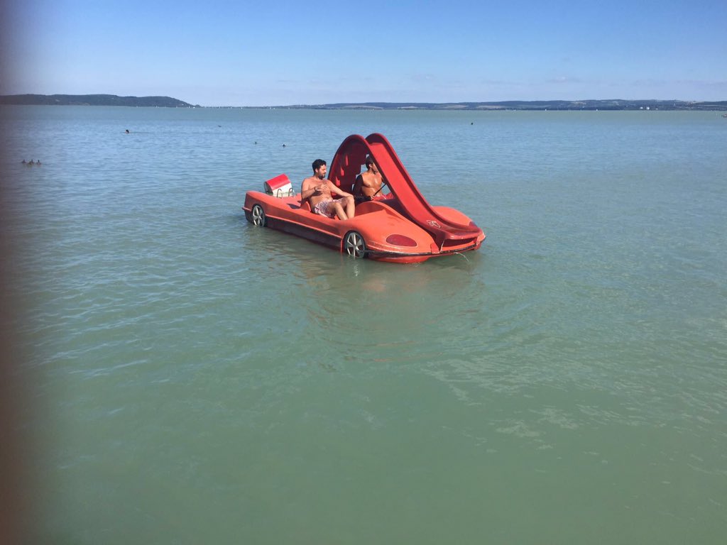 alex_giorgetti's tweet photo. Un giro in #ferrari nel #lagobalaton!!🔝😃☀️🚣🏻
#vizibicikli #edzés #napsutes #magyartenger #gopro #friends https://t.co/IedVQW1JSJ