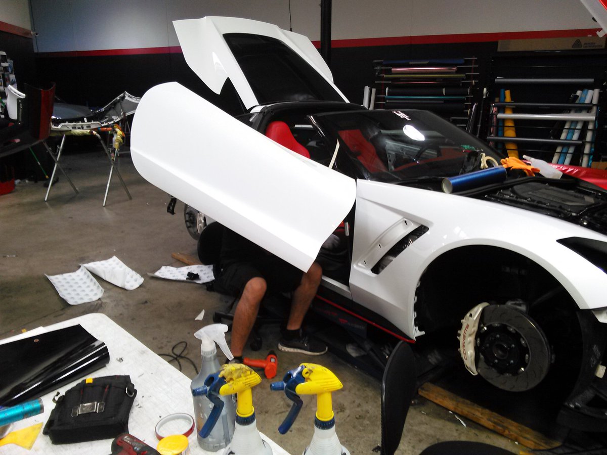 WL_Johnny86's tweet photo. Prepping this corvette to wrap it in satin chrome red keep tuning in for the aftermath #impressivewrap @chevy https://t.co/E0QoH6AbTf