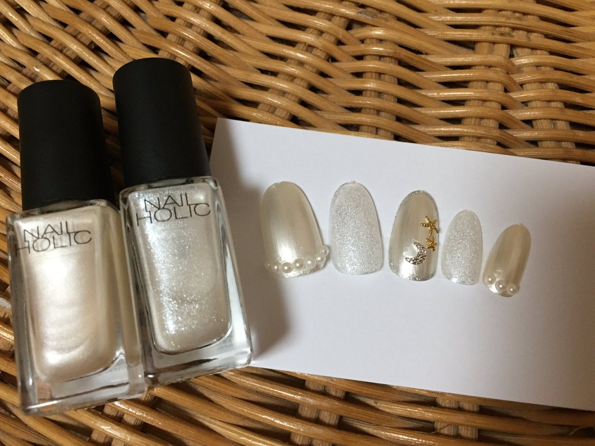 rararan48534007's tweet photo. 月星座☆蟹座ネイル
シェルホワイト NAILHOLIC #WT006
白ラメ NAILHOLIC #WT060 
スタッズ しずくドリーミング3
パール キャンドゥ https://t.co/YvKWesj0DQ
