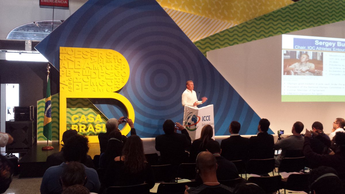 tiagofdd's tweet photo. The legend @sergey_bubka sharing his thoughts on coaching @ICCE_coaching #gch2016 https://t.co/0lxHtAmDJh