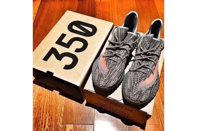 JamesMcDeezy's tweet photo. New Yeezy Boost 350 May Have a Release Date, According to Rumors https://t.co/Hg87mx94K8 #adidasemployee https://t.co/ClFQ6vGnJu