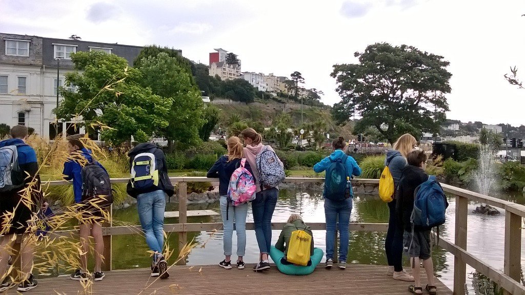 TW_Torquay's tweet photo. Von oben ist die Sicht am schönsten! #Torquay #shopping 🏬 #seaside #funfair #Ferris wheel 🎡 https://t.co/IfKt8XGMsI