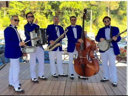 YesCalabria's tweet photo. A Rossano è tutto pronto per la performance di The Hoppers il prossimo 14 agosto. https://t.co/YhfCE3XjR5 https://t.co/W1GnR116X5