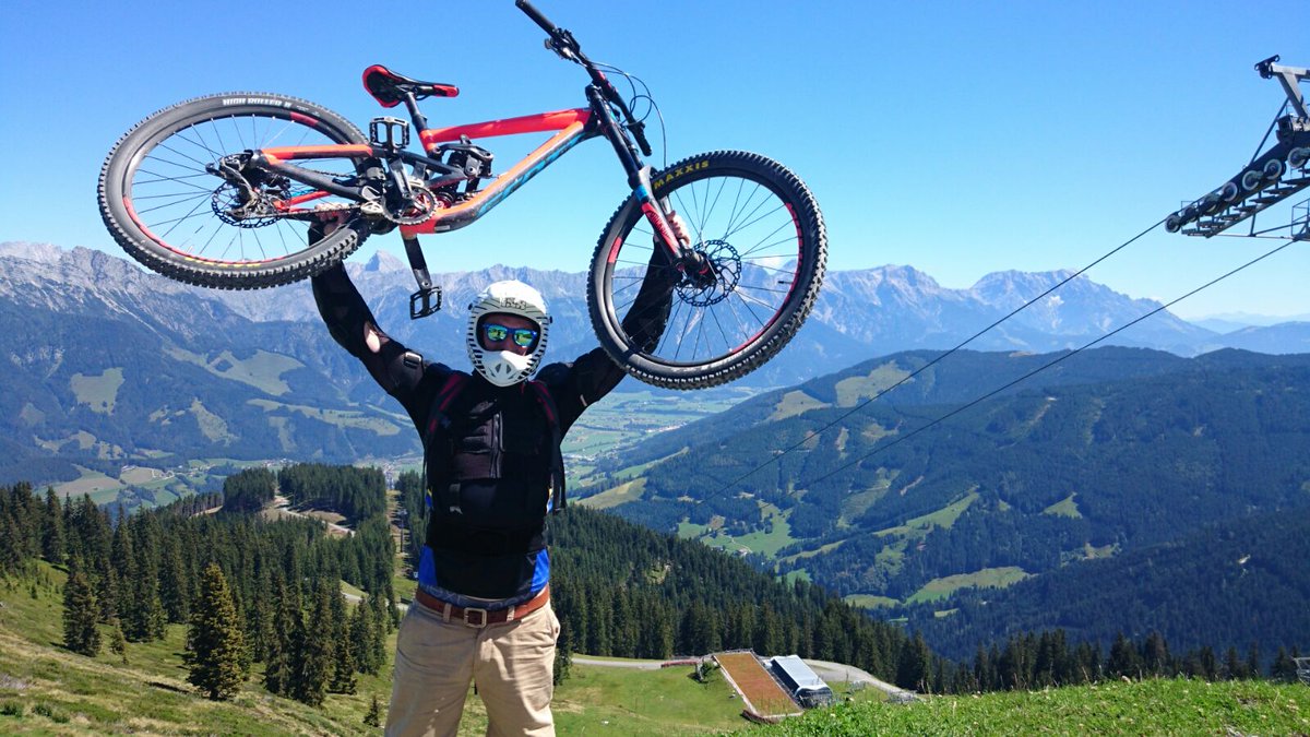 stowey88's tweet photo. @kerrychristiani #leopangbikepark #zellamsee @leopangbike https://t.co/fufwGlnAzJ