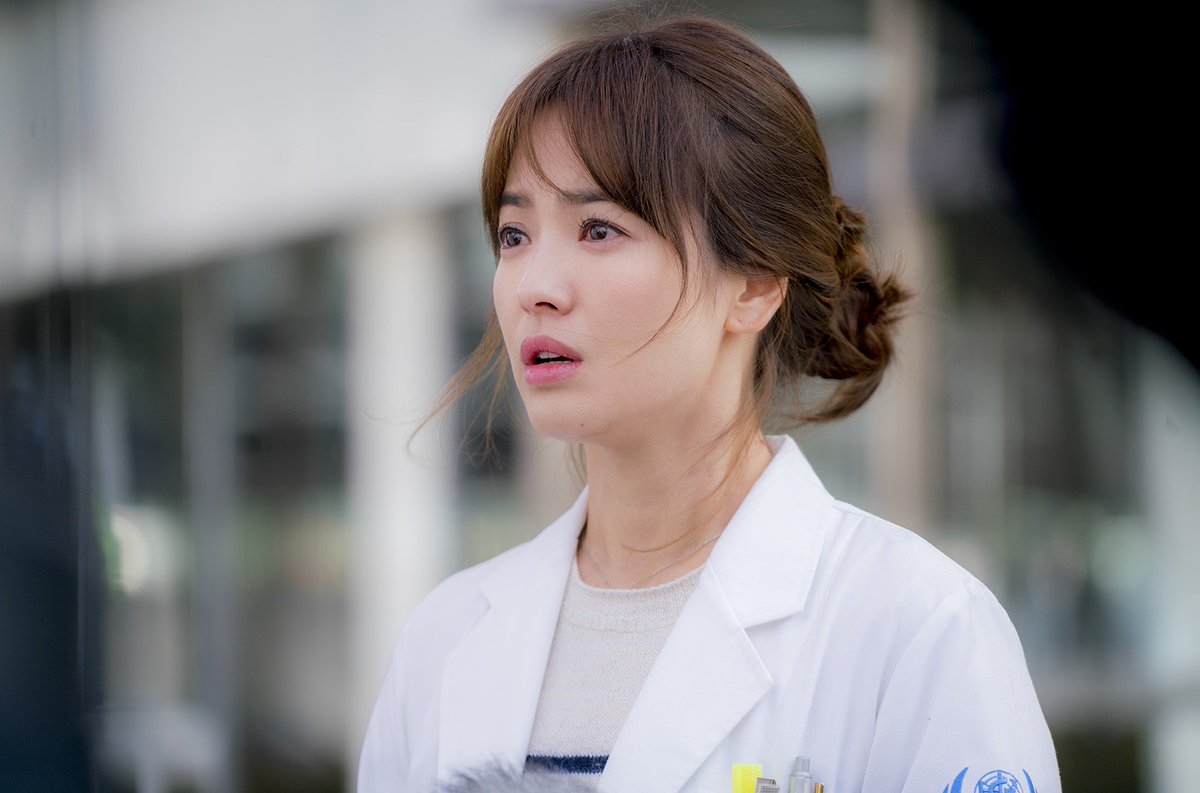 Rating drama mba2 Dokter 2016 :
DotS (KBS) 38,8%.
Doctors (SBS) 21,3%.
W (MBC) 13,5%.

Menang banyak mereka.