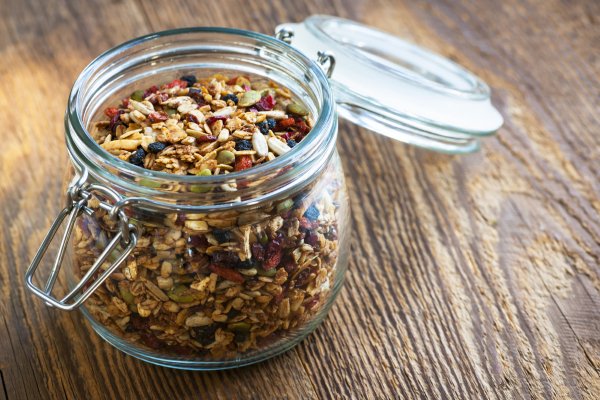 Epic Granola #maca #chia #lucuma selvaorganic.com/recipe.php?rid…