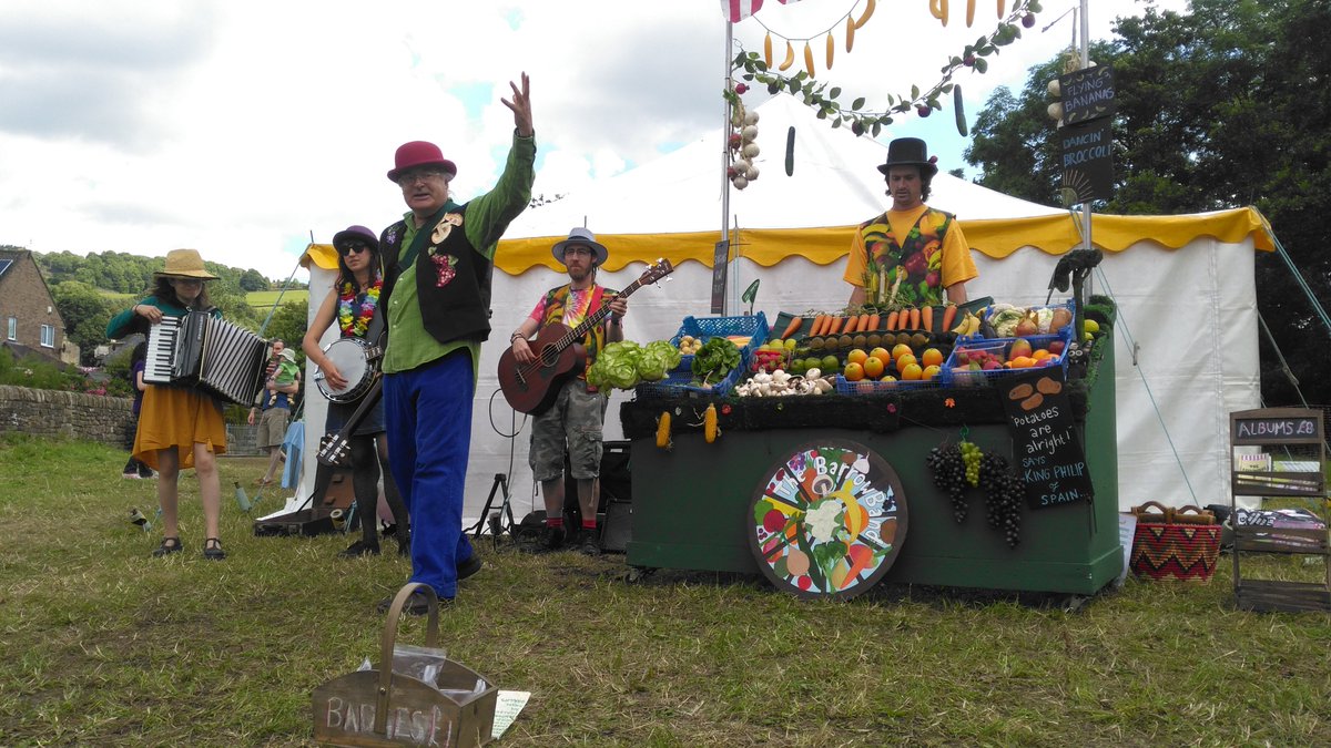 FamiliesHarrog's tweet photo. Loved the dancing vegetables @niddfest unplanned stop off at @NTbrimhamrocks on way back #PerfectWeekend https://t.co/ir4ZBFPx3u