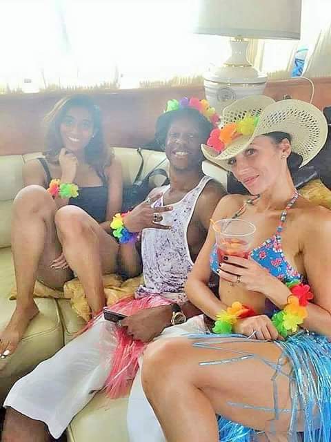 Ngoma_Kurira_'s tweet photo. The Fabulous life of Robert Mugabe Jnr.
Do these girls know Zimbabwean Taxpayers are funding these dates?
#Zim https://t.co/cAiM6YrqRZ