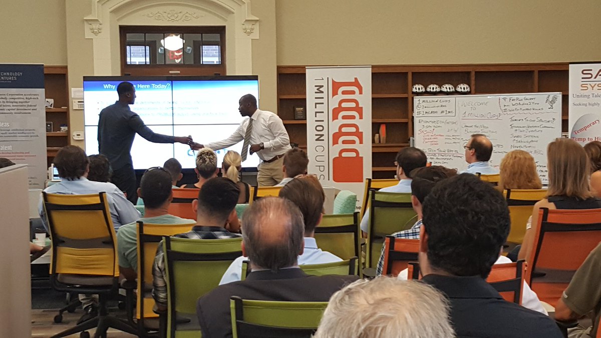 CharlesTheWhat's tweet photo. #changethemood #1mcabq #backoftheheadshot #MyWedRock #whyfatpipeabqrocks #upfirst #hashtag https://t.co/DhYgDXNAYV