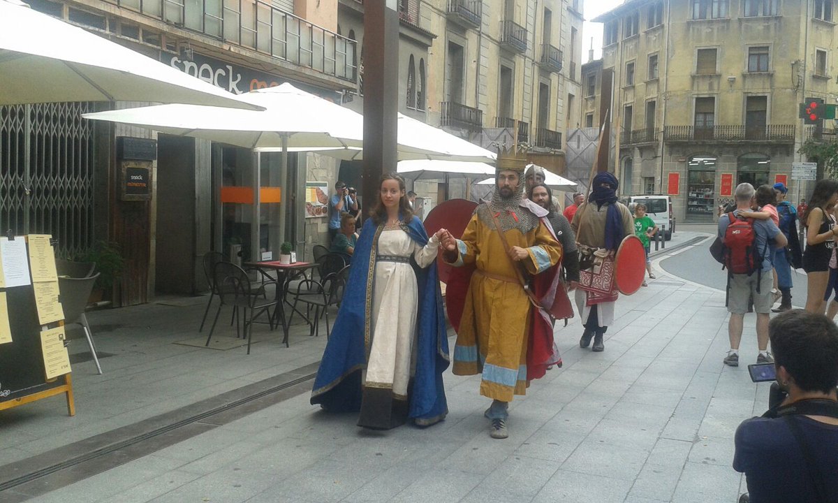 El Comte Guifré arriba al <a href="/Mercadal_Ripoll/">Mercadal de Ripoll</a> #Ripoll #Ripollès