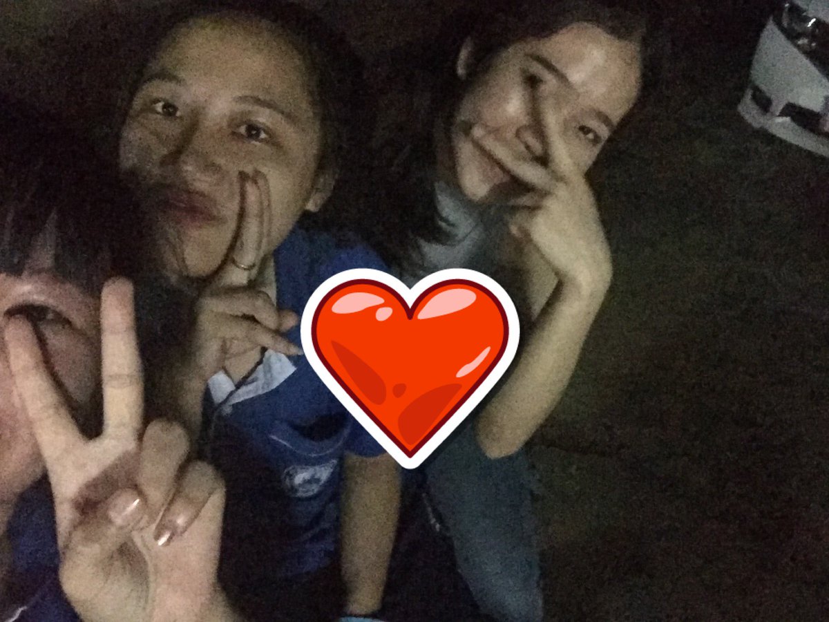 varentip's tweet photo. ที่นี้มีหมูปิ้งว่ะ กับบัวว 😋 (@ บ้านหน่องอาร์ท 😘 w/ @nam_jenjira @zmtmw @41_khimm) https://t.co/HGDFlGl98v https://t.co/GrROmpZq3R