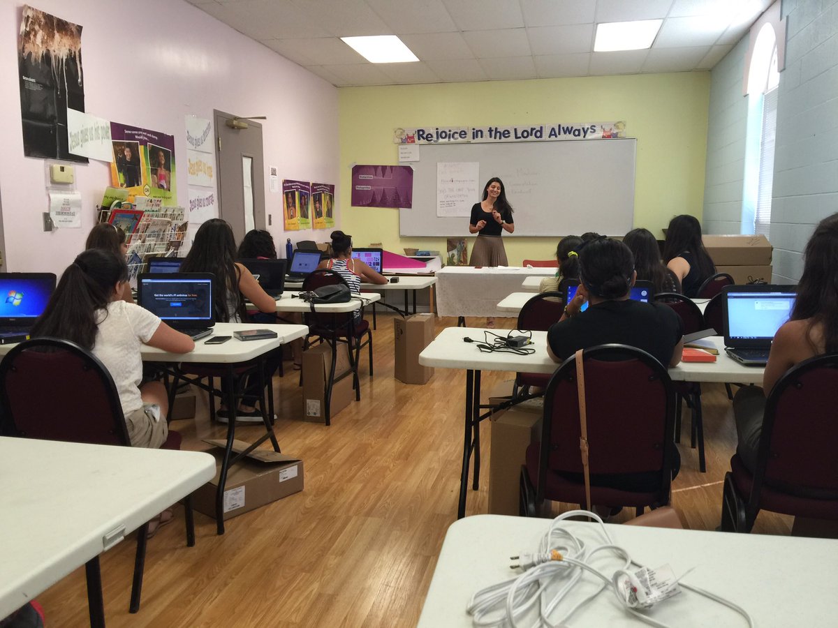 adillane's tweet photo. @KareenMadian teaching kids at #stltechcamp @STLYouthOrg about social media do's and don'ts https://t.co/L4p0aGdH6u