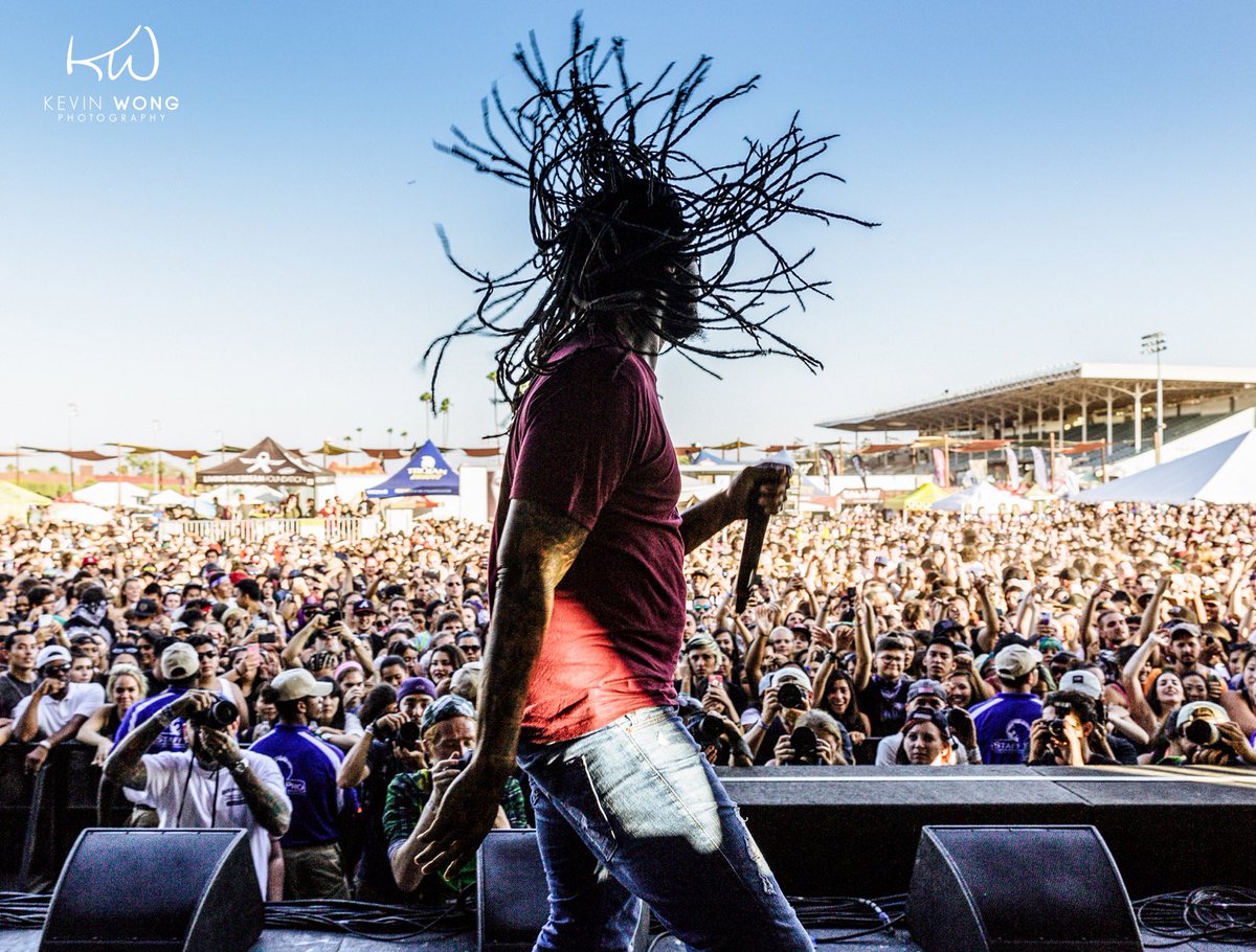 WakaFlocka's tweet photo. 🎙🎙🎙🔥🔥🔥 #WarpedWithWaka #BridgeTheGapFlocka #LFJ4 OUT NOW #soundcloud @SavageApp  📷: #KevinWong https://t.co/HGN2CfSoSu