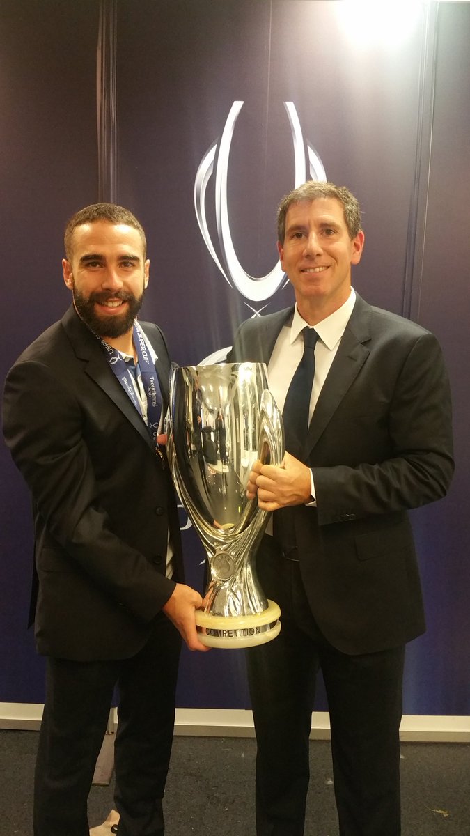 AlaiSportClinic's tweet photo. Campeones!!!!gracias a Td el equipo; 
Enhorabuena @DaniCarvajal92 ,gran profesional ymejorpersona
LomerecstrasMilán https://t.co/eQwT2UizMY