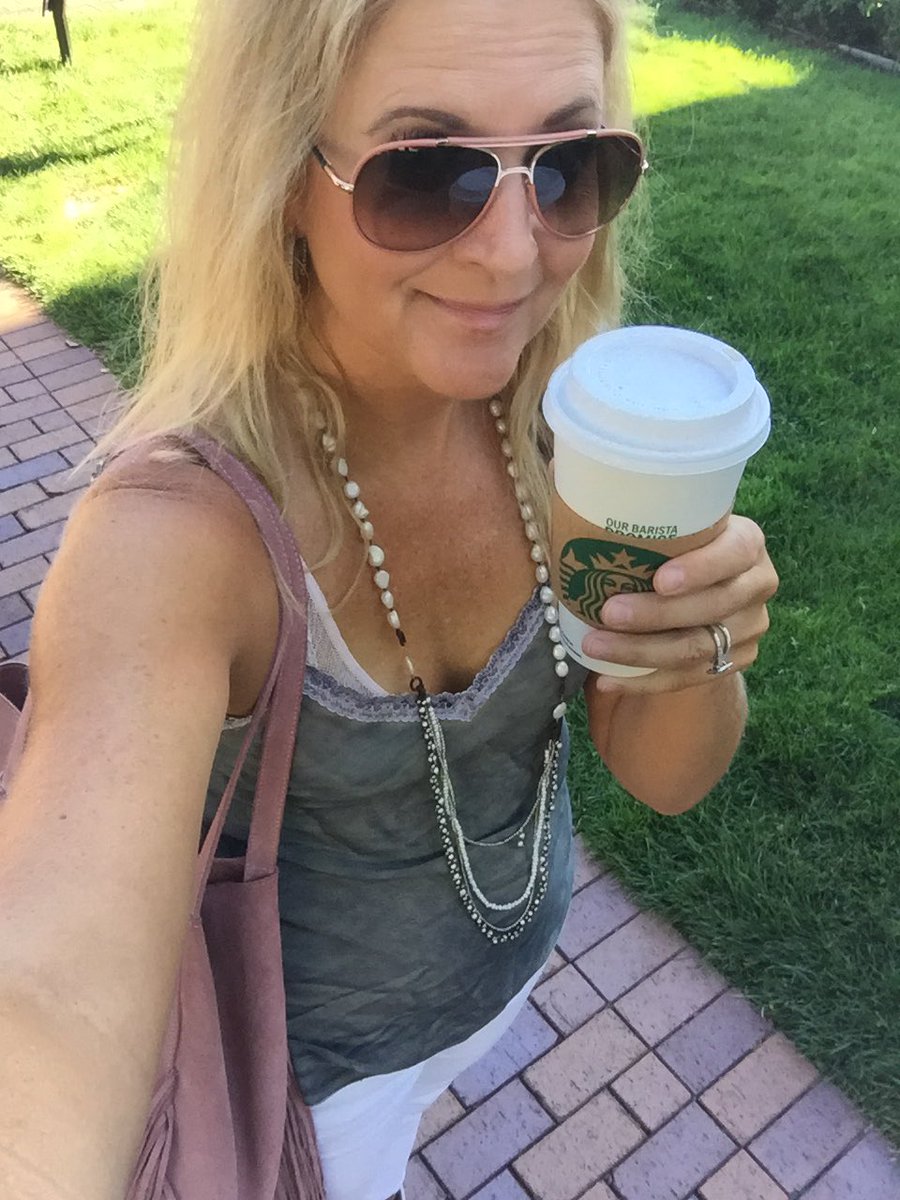 DbrstewLashes's tweet photo. It's genius @Starbucks .. Love the order ahead app!! @Cherrycreek https://t.co/ypztPZWg0Z