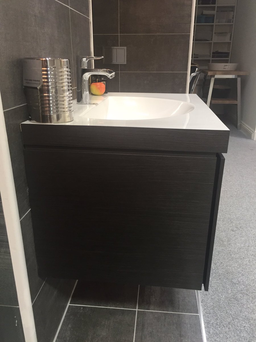 may_bathrooms's tweet photo. Our new c-bonded display from @Duravit has to be seen to be believed ... How do they do that? Patented tech is how https://t.co/t6DE36Ds07