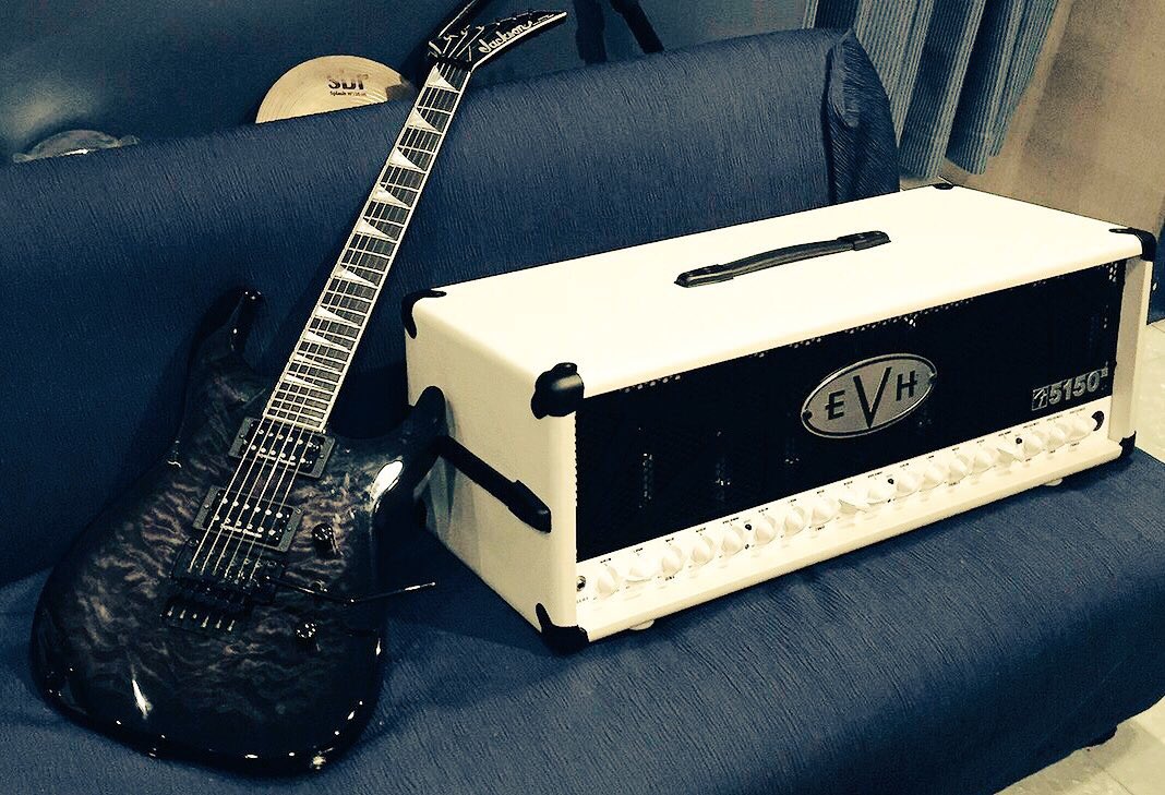 hal_619_jp's tweet photo. My Sidekick
#JacksonGuitar 
#Soloist 
#USACustomShop
#EVH
#5150ⅲ https://t.co/HgV8iAyJca