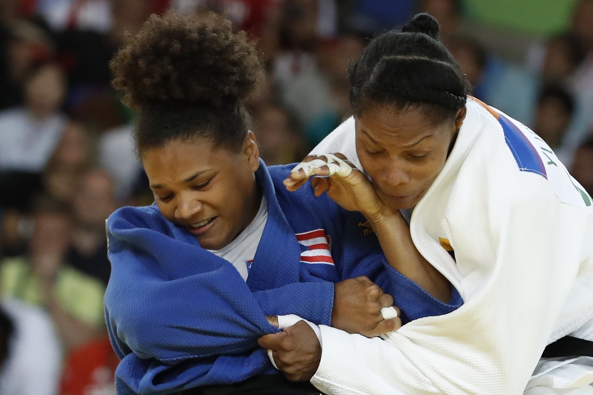 SantaMartaViva's tweet photo. Colombiana Yuri Alvear le ganó a María Pérez y volverá a competir esta tarde #JuegosOlimpicos va por la de ORO! https://t.co/6n9dB3moBw