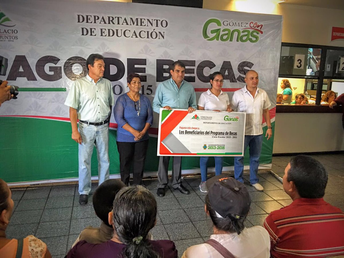 Pepe_Campillo's tweet photo. Seguimos apoyando a la Educación , hoy iniciamos la entrega de becas a más de 4,500 beneficiarios. https://t.co/j3QUvDbYwr