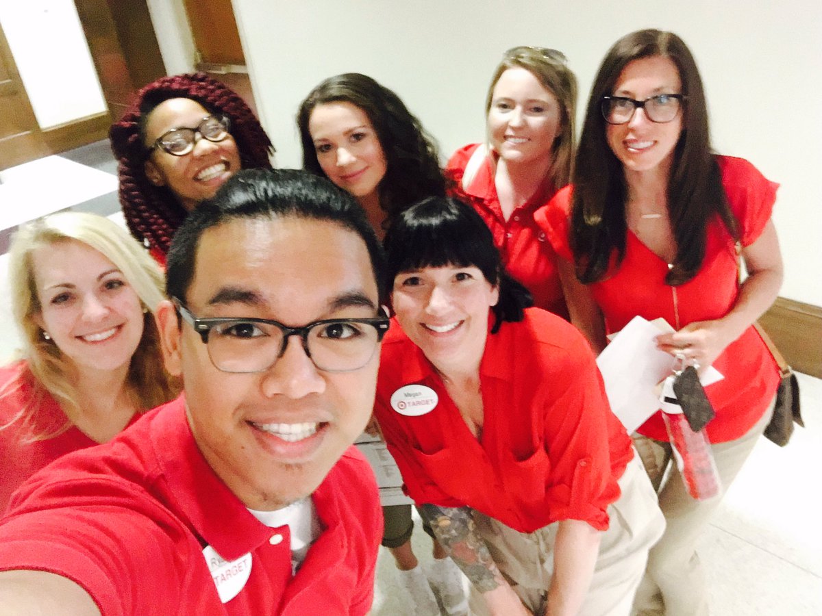 #D422! #Graduates! @JennaWalker422 @hangat2124 @neilstrongTGT <a href="/nazie327/">Naz Cattelona</a> @megmarkiewicz <a href="/GregPare1/">Greg Pare</a> @Simone4Target