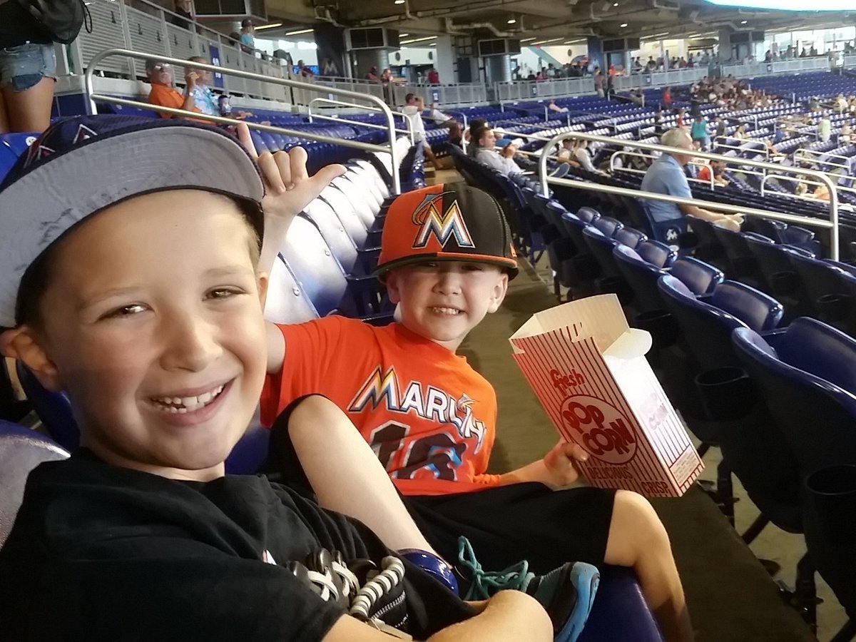 CoachTim80's tweet photo. @marlins #FishFamily https://t.co/IGARHZyeSs
