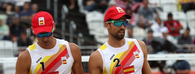 diarioas's tweet photo. #AsenRío | Herrera y Gavira pasan a octavos de final de Voley Playa 
https://t.co/Fbayao5MCY https://t.co/41rMS906a7