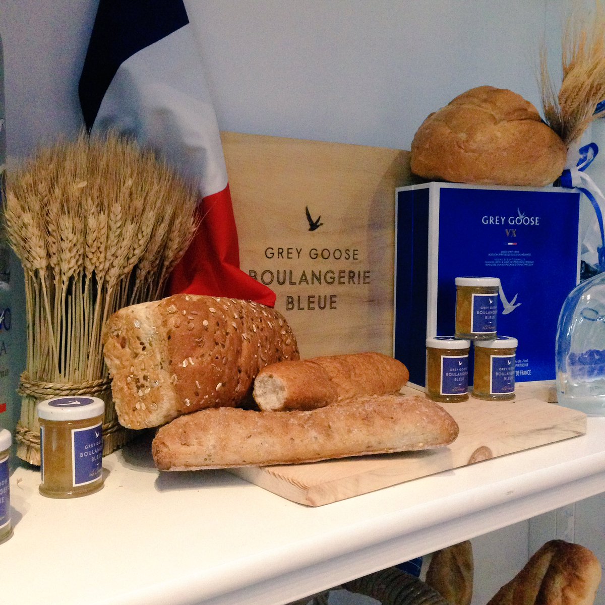 jasonmatlo's tweet photo. Booze &amp; bread from @GreyGooseCanada summer soirée. #boulangeriebleue #FlyBeyond #GreyGoose #Vancouver https://t.co/KZ8YAn6Tlq
