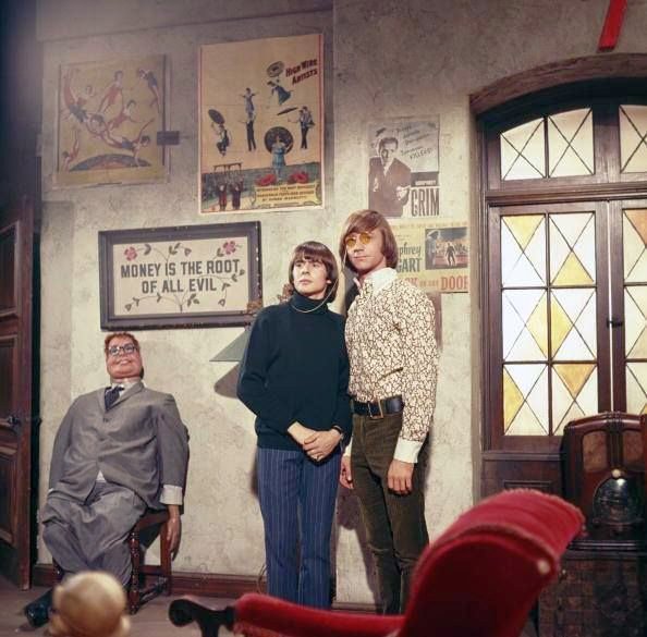 WizardlyOz's tweet photo. Sheer grooviness goin' on, here! Far-out, man!✌️ #Monkees #FairyTale #OnSet #BehindTheScenes #OuttaSite 🌈😎 https://t.co/fQ8k8vdlyq