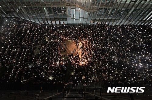 dahlnym's tweet photo. the 2nd #Students & #AlumniProtest against the #PoliceViolence & Univ's denial of its responsibility #Newsis https://t.co/mGXNxCnApF