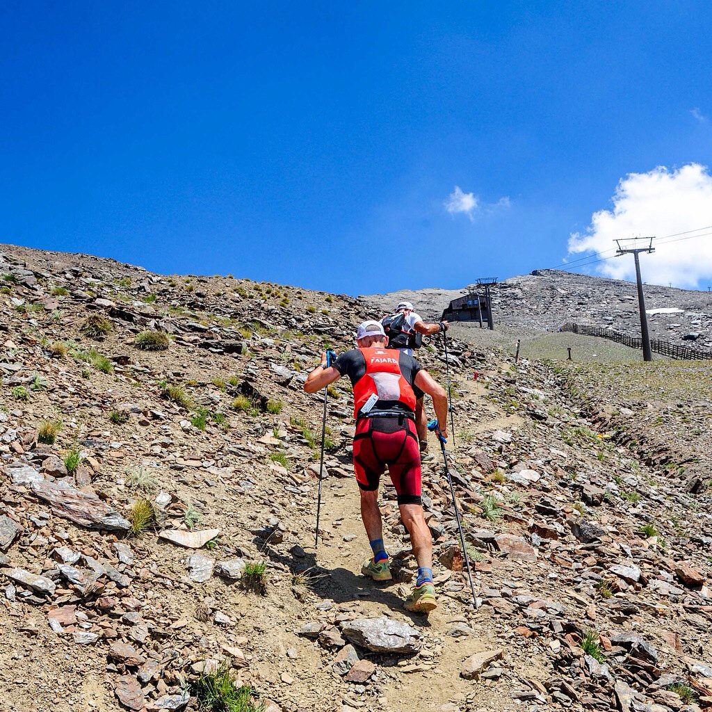 ultrasierranev's tweet photo. Sólo el 56,79% de los corredores que tomaron la salida fueron Finisher de la #USN2016 . ¿Y tu, lo serás en 2017? https://t.co/bcIyH2JBO1