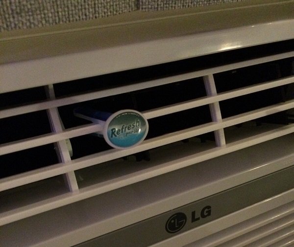 propertyclaimmk's tweet photo. Spruce up the room by adding a car freshener to your air conditioner! #LifeHack https://t.co/7fQjLDBN10